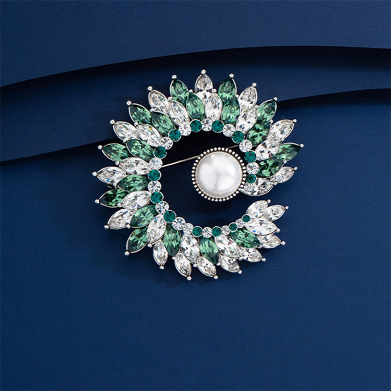 Lucky Annual Ring Brooch