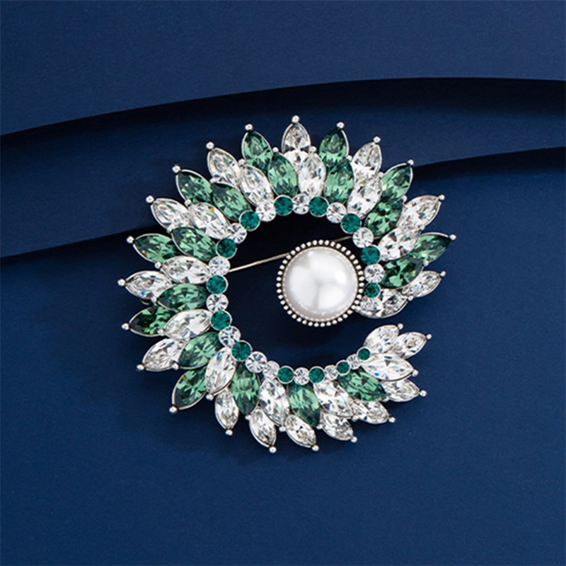 Lucky Annual Ring Brooch